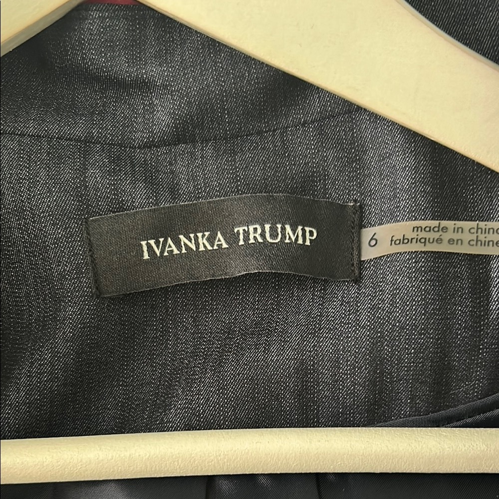 Ivanka Trump Black Blazer Modern Tailored Fit - Picture 2 of 4
